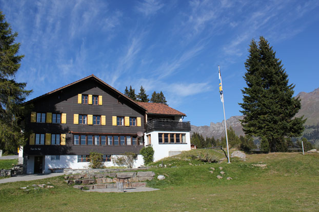 Haus Tga da Lai im Sommer
